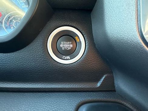 Used 2025 RAM 1500 Laramie image 29