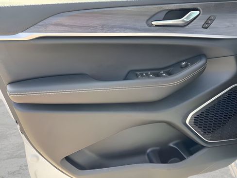 New 2025 Jeep Grand Cherokee Limited 4xe image 27