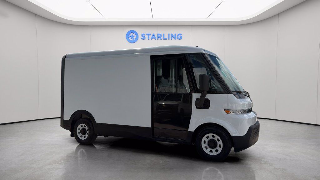 Used 2024 Chevrolet Brightdrop 400 w/ Commercial Equipment Package AWD/4WD image 13