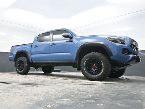 Used 2018 Toyota Tacoma SR image 32
