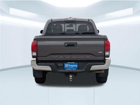 Used 2018 Toyota Tacoma SR5 RWD image 5