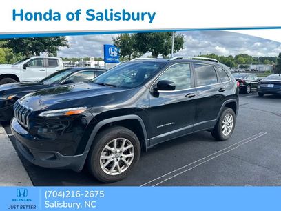 Used 2018 Jeep Cherokee Latitude Plus w/ Comfort/Convenience Group
