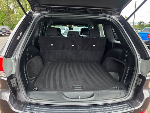 Used 2017 Jeep Grand Cherokee Laredo w/ Quick Order Package 23E image 22