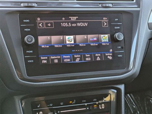 Used 2024 Volkswagen Tiguan SE image 18