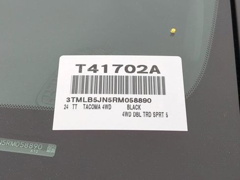 Used 2024 Toyota Tacoma TRD Sport image 17