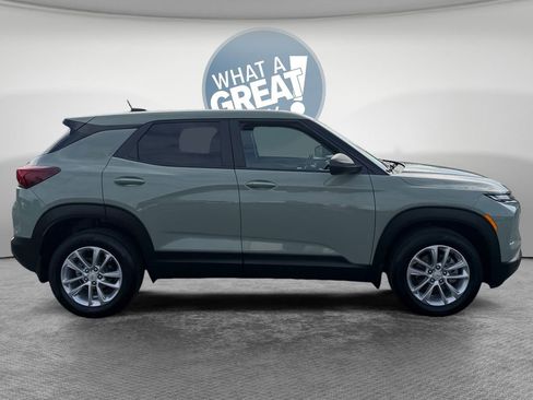 Certified 2025 Chevrolet TrailBlazer LS w/ LS Convenience Package image 2