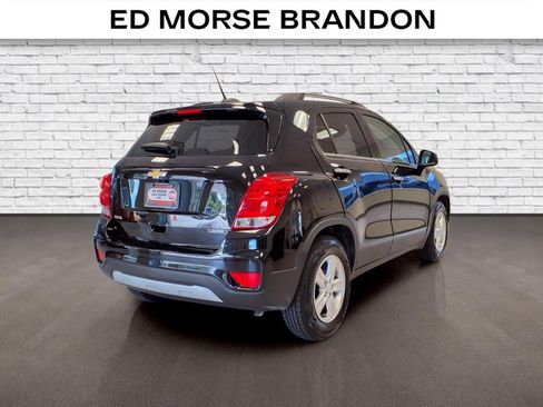 Used 2020 Chevrolet Trax LT w/ LT Convenience Package FWD image 5