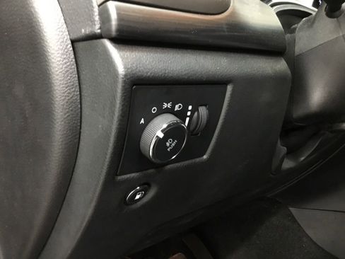 Used 2022 Jeep Grand Cherokee Laredo X AWD/4WD image 10
