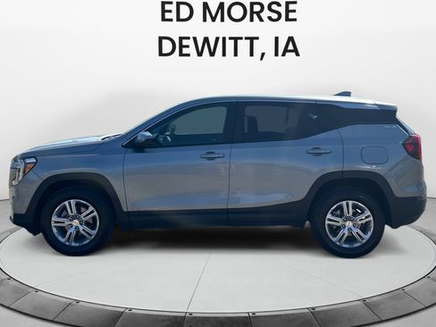 Used 2024 GMC Terrain SLE AWD/4WD image 2
