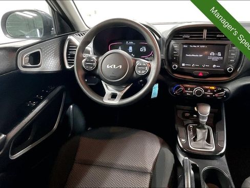 Used 2025 Kia Soul LX w/ LX Technology Package FWD image 6
