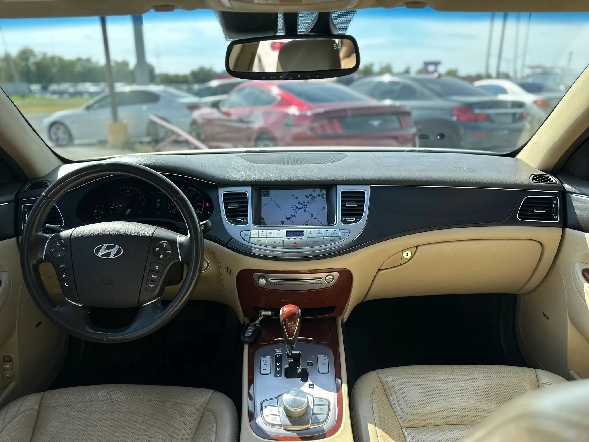 Used 2012 Hyundai Genesis 3.8 w/ Premium Pkg RWD image 12