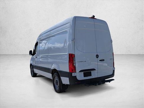 Used 2024 Mercedes-Benz Sprinter 2500 image 8