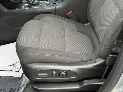 Used 2023 Chevrolet Traverse LT image 19