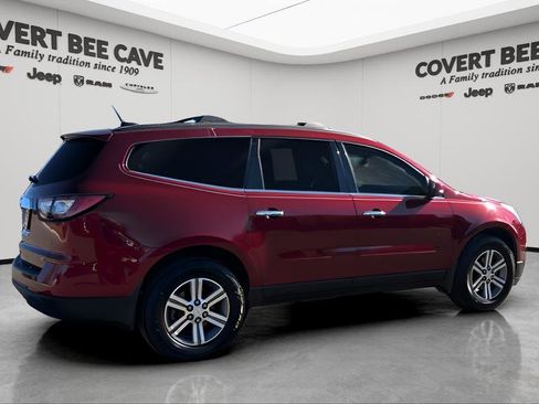 Used 2017 Chevrolet Traverse LT image 10