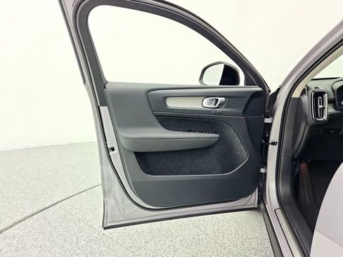 New 2026 Volvo XC40 B5 Plus w/ Protection Package Premier image 31