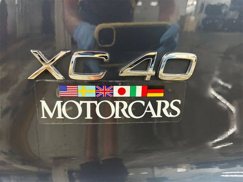 Certified 2022 Volvo XC40 P8 Recharge Plus image 32