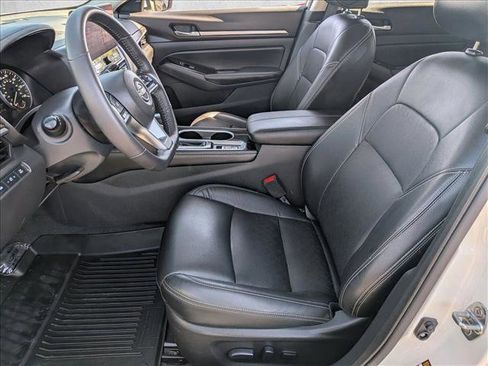 Used 2024 Nissan Altima 2.5 SL FWD image 23
