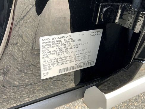 Certified 2025 Audi SQ5 Prestige image 34