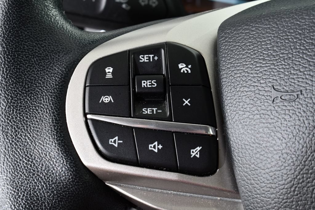 Used 2024 Ford Explorer XLT w/ Equipment Group 202A AWD/4WD image 33