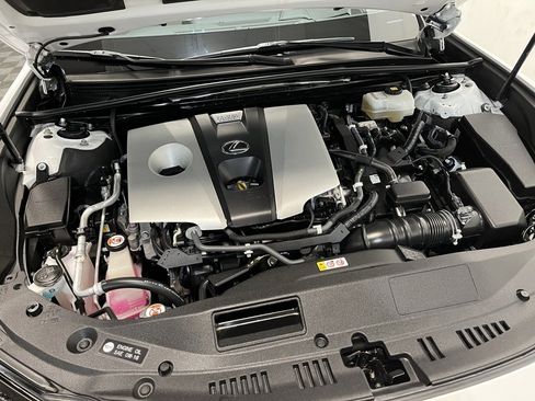 Used 2019 Lexus ES 300h w/ Luxury Package image 20