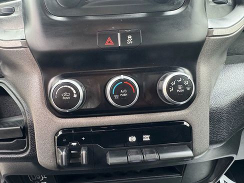 Used 2022 RAM 2500 Tradesman w/ Chrome Appearance Group image 17