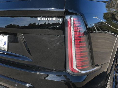 New 2026 Cadillac Escalade IQL Sport 1 w/ LPO, ONYX Package image 43