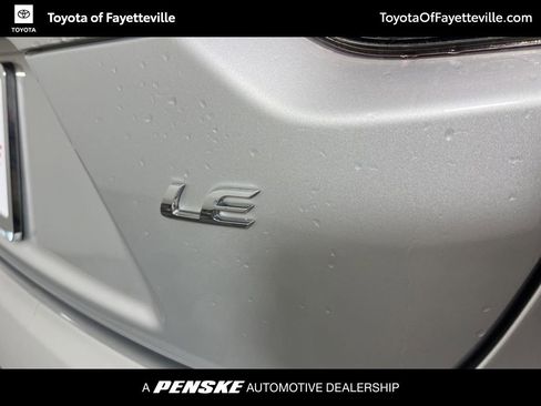 Used 2022 Toyota Corolla LE image 4