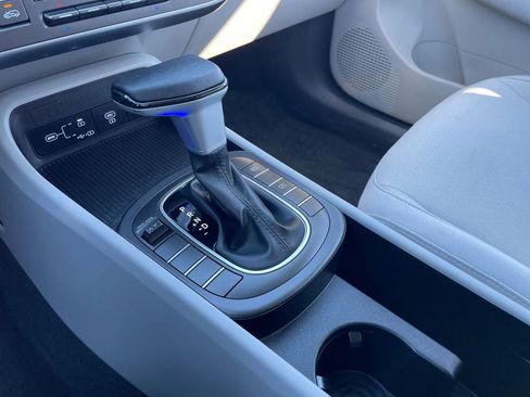 Used 2025 Hyundai Kona SEL image 41