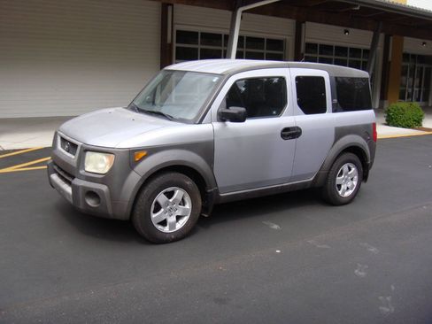 Used 2004 Honda Element EX image 1