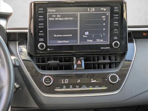 Used 2022 Toyota Corolla LE image 13