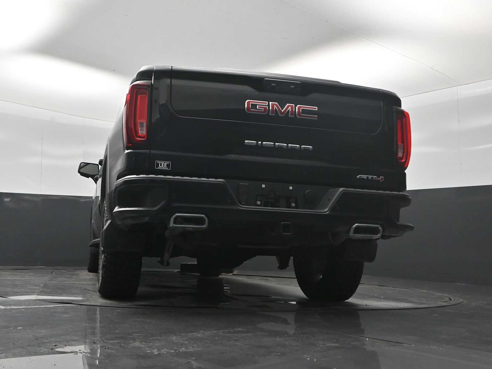Used 2025 GMC Sierra 1500 AT4 w/ AT4 Premium Package AWD/4WD image 23