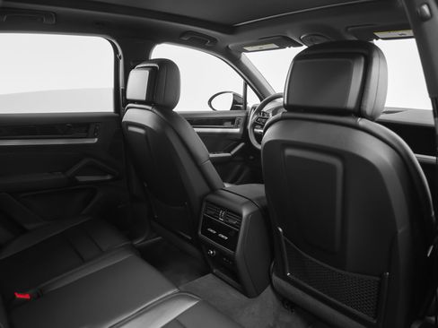 New 2026 Porsche Cayenne S image 28