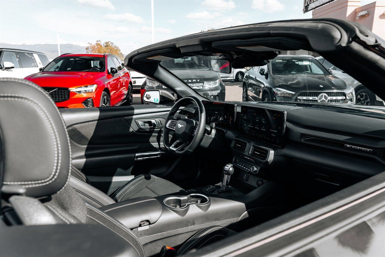 Used 2024 Ford Mustang Convertible RWD image 46