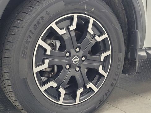 Used 2019 Nissan Pathfinder SL AWD/4WD image 31