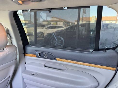 Used 2012 Lincoln MKT AWD image 34