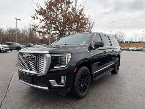 Used 2022 GMC Yukon XL Denali image 3