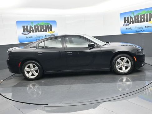 Used 2015 Dodge Charger SXT image 7