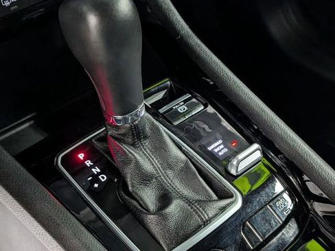 Used 2024 Jeep Compass Limited image 23