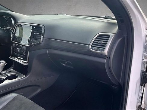 Used 2021 Jeep Grand Cherokee Laredo X image 13