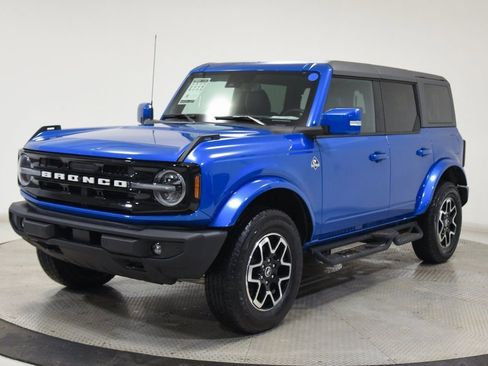 Used 2024 Ford Bronco Outer Banks image 6