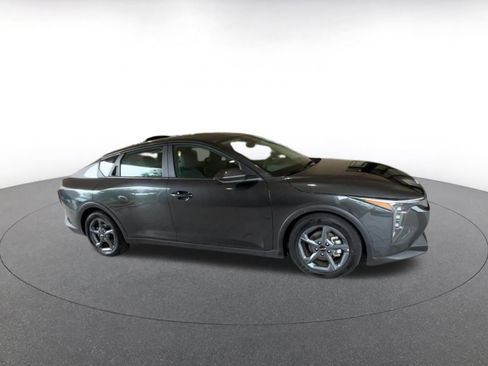 Used 2025 Kia K4 LXS image 2