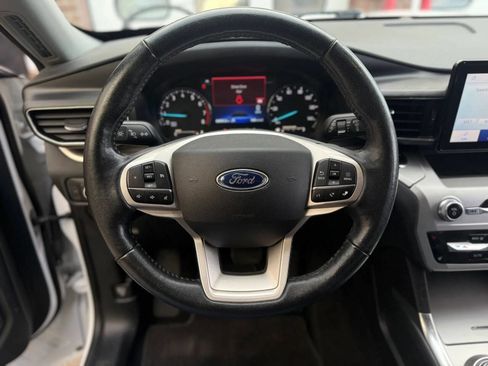 Used 2021 Ford Explorer XLT w/ Equipment Group 202A AWD/4WD image 24