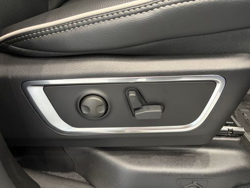 New 2026 RAM 1500 Laramie AWD/4WD image 33