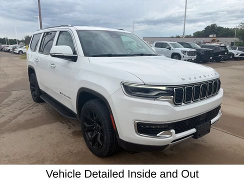 Used 2022 Jeep Wagoneer Series II AWD/4WD image 6