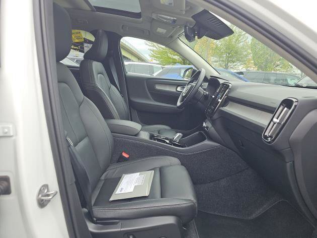 Used 2026 Volvo XC40 B5 Plus AWD/4WD image 15