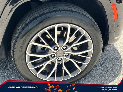 Used 2021 Jeep Grand Cherokee L Summit AWD/4WD image 22