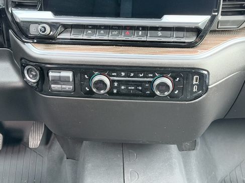 Used 2024 Chevrolet Silverado 1500 RST AWD/4WD image 18