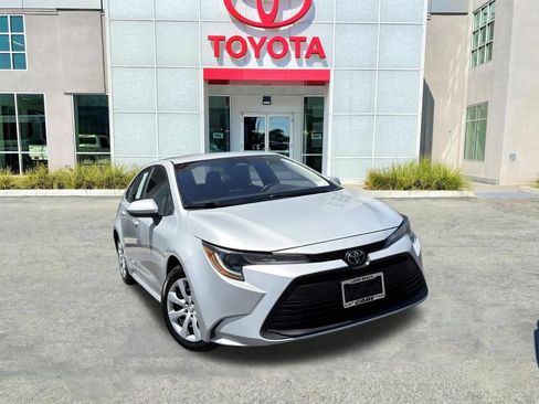 Used 2024 Toyota Corolla LE FWD image 2