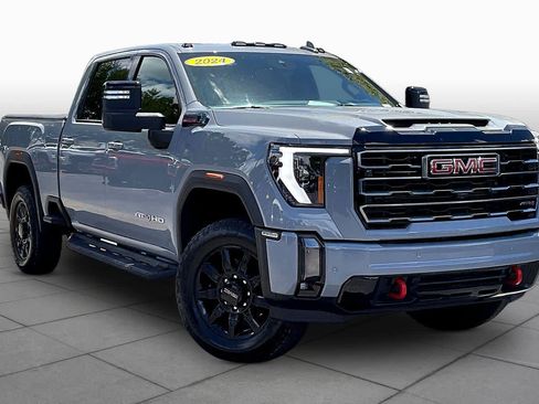 Used 2024 GMC Sierra 2500 AT4 w/ Technology Package AWD/4WD image 3
