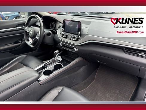 Used 2025 Nissan Altima 2.5 SR image 38